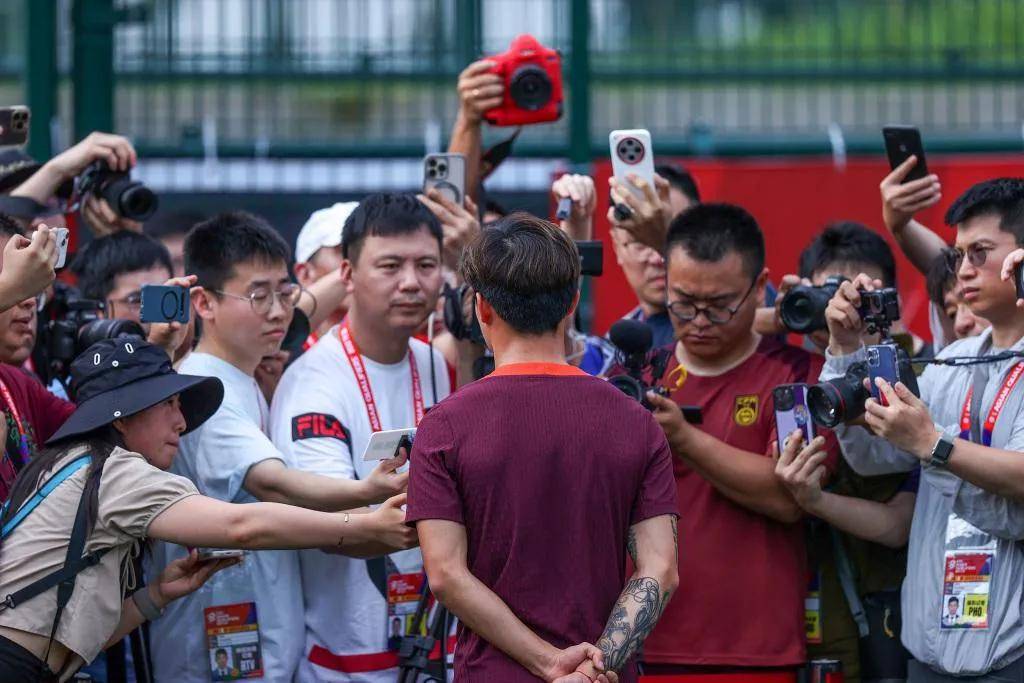 国内足球精彩赛事不容错过，球迷热切期待的简单介绍