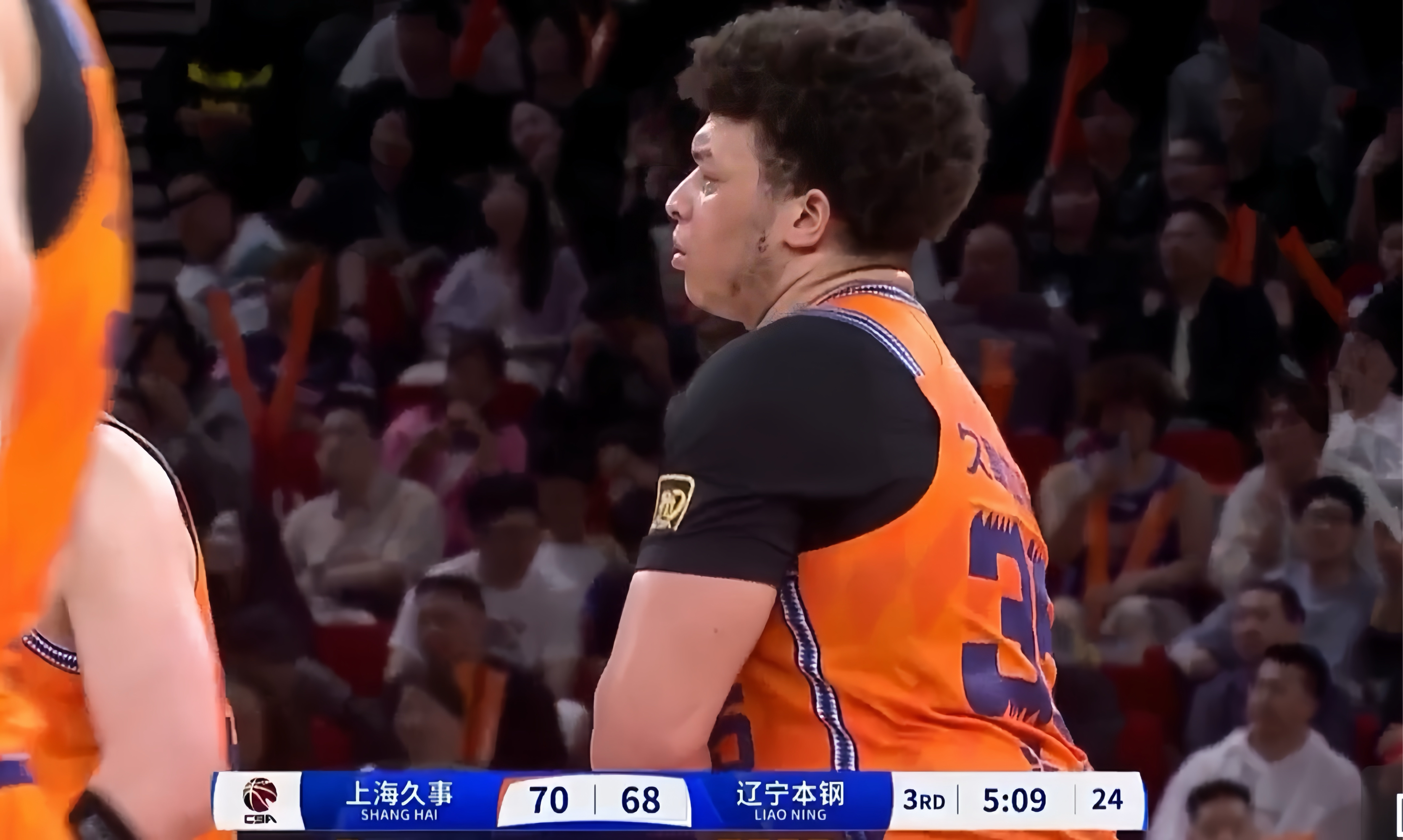 上海男篮不敌对手，遭遇不利局面的简单介绍
