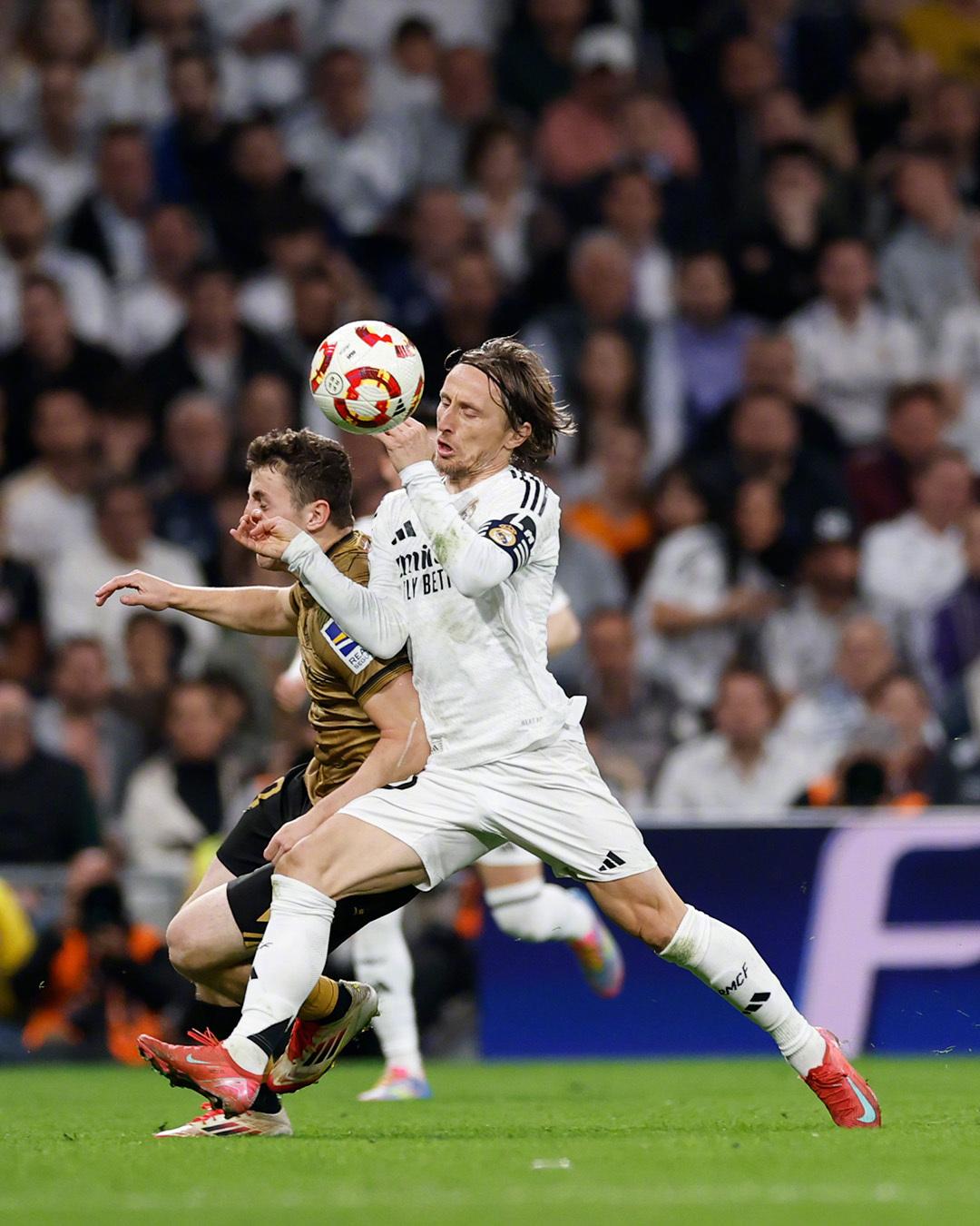 西甲季后赛排名榜，榜首之争激烈进行中的简单介绍