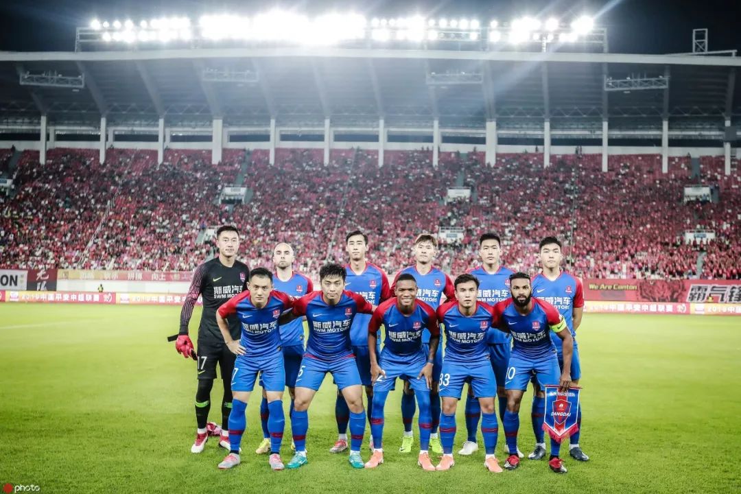 关于广州恒大客场大胜重庆斯威,稳居榜首位置的信息 关于广州恒大客场大胜重庆斯威,稳居榜首位置的信息