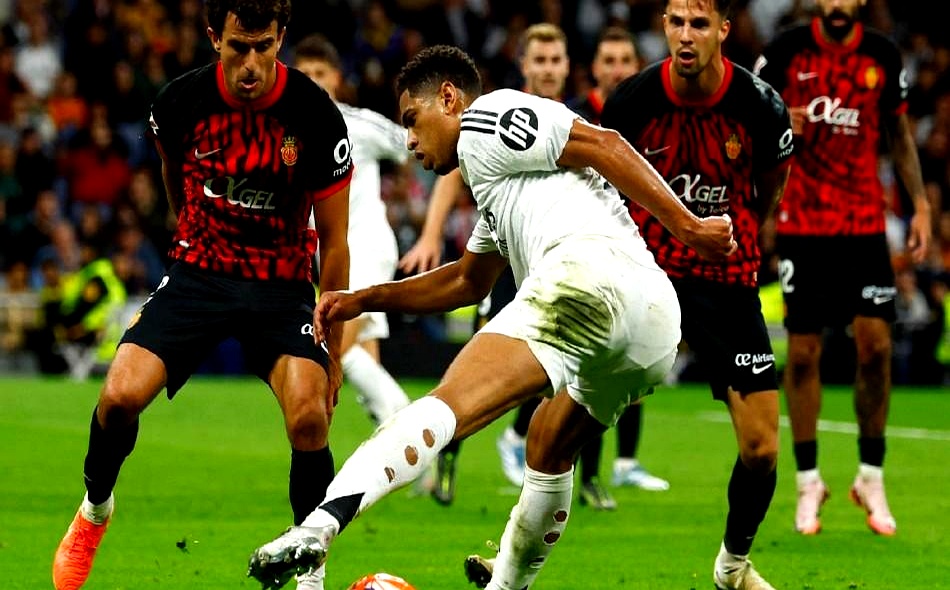 皇马门将表现神勇,帮助球队取得胜利 皇马门将表现神勇,帮助球队取得胜利