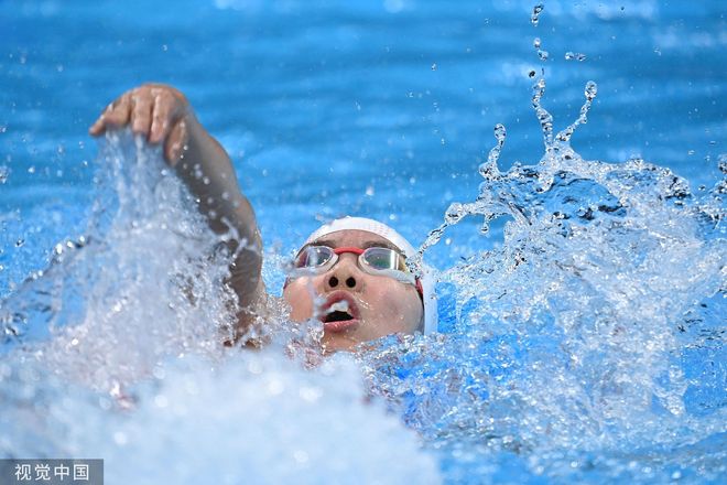 南非代表团在游泳比赛中刷新记录 南非代表团在游泳比赛中刷新记录