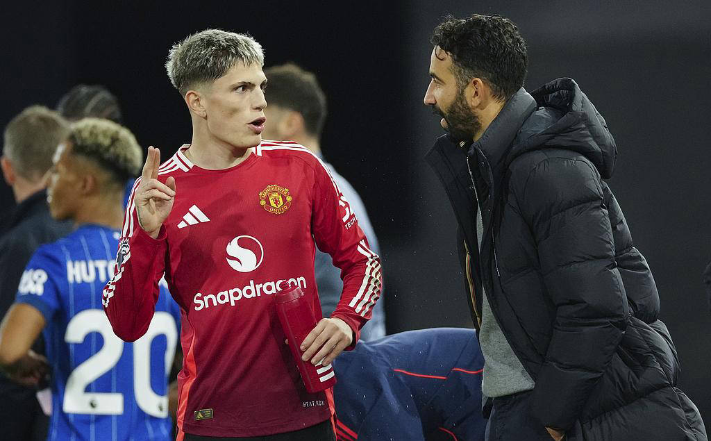 马德里竞技客场-不敌曼联，小组出线堪忧的简单介绍