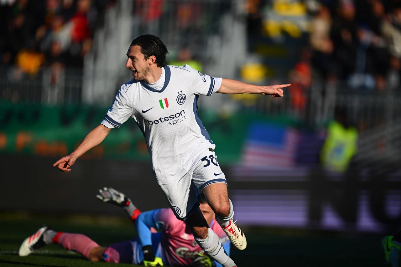 关于意甲赛事精彩连连,球迷观战热情高涨的信息 关于意甲赛事精彩连连,球迷观战热情高涨的信息