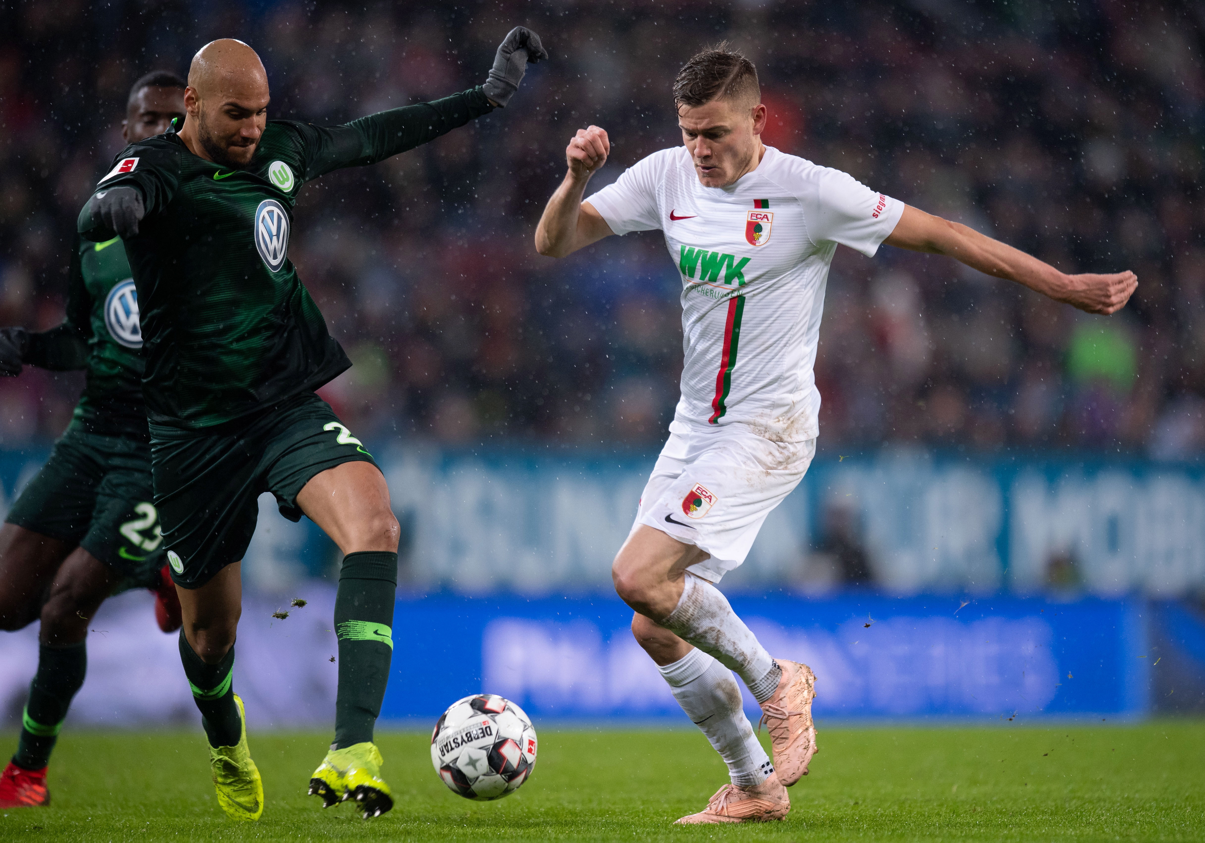 关于沃尔夫斯堡在足球锦标赛中展现出强大实力的信息