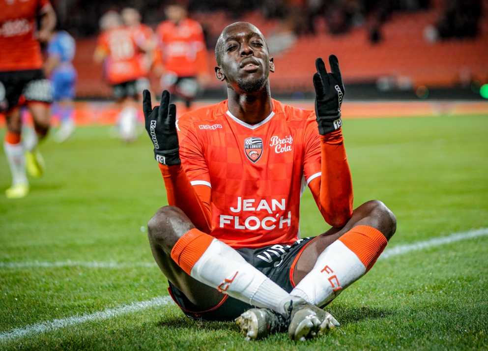 关于里昂客场大胜，稳居积分榜前列的信息